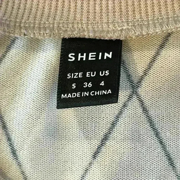 Juniors Shein Khaki Argyle Pattern Long Sleeve V Neck Cropped Top Size Small - Picture 6 of 10